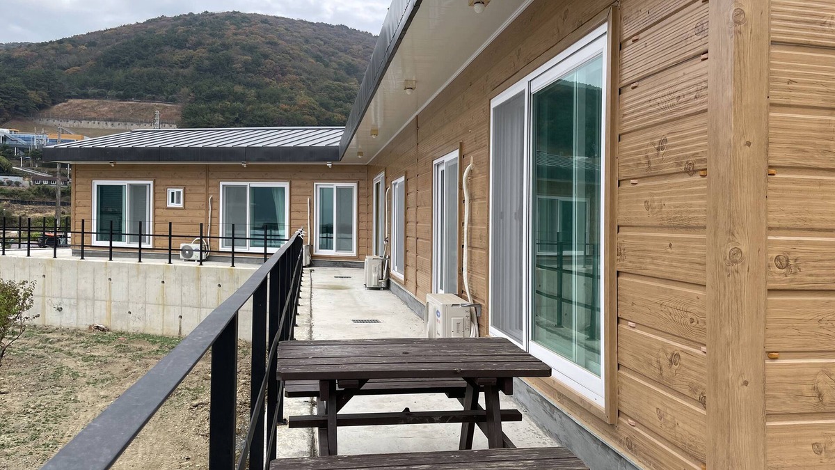Geoje Bed & Breakfast | Enjoy BARBEQUE with Ocean view!