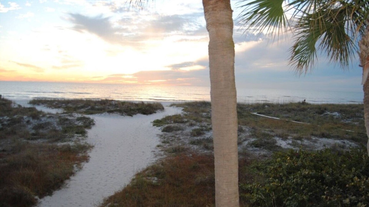 Madeira Beach Condo | Enjoy Beachfront Views! Walk to John's Pass!