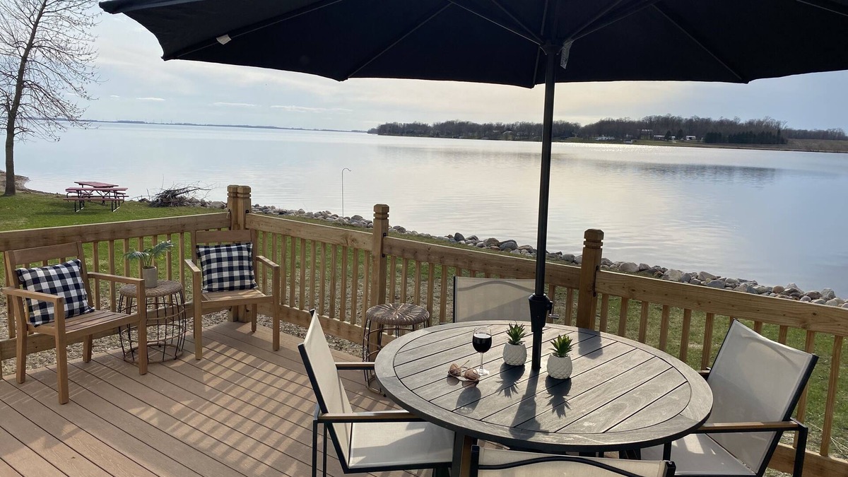 Alexandria Cabin | Enjoy Beautiful Sunsets on Lake Reno