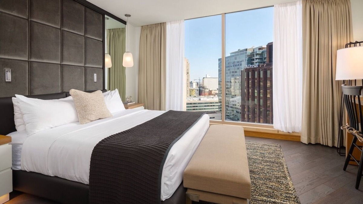 Logan Square Hotel | Enjoy Budget-Friendly Modern Room with Kitchen | City Views | Pets Stay Free