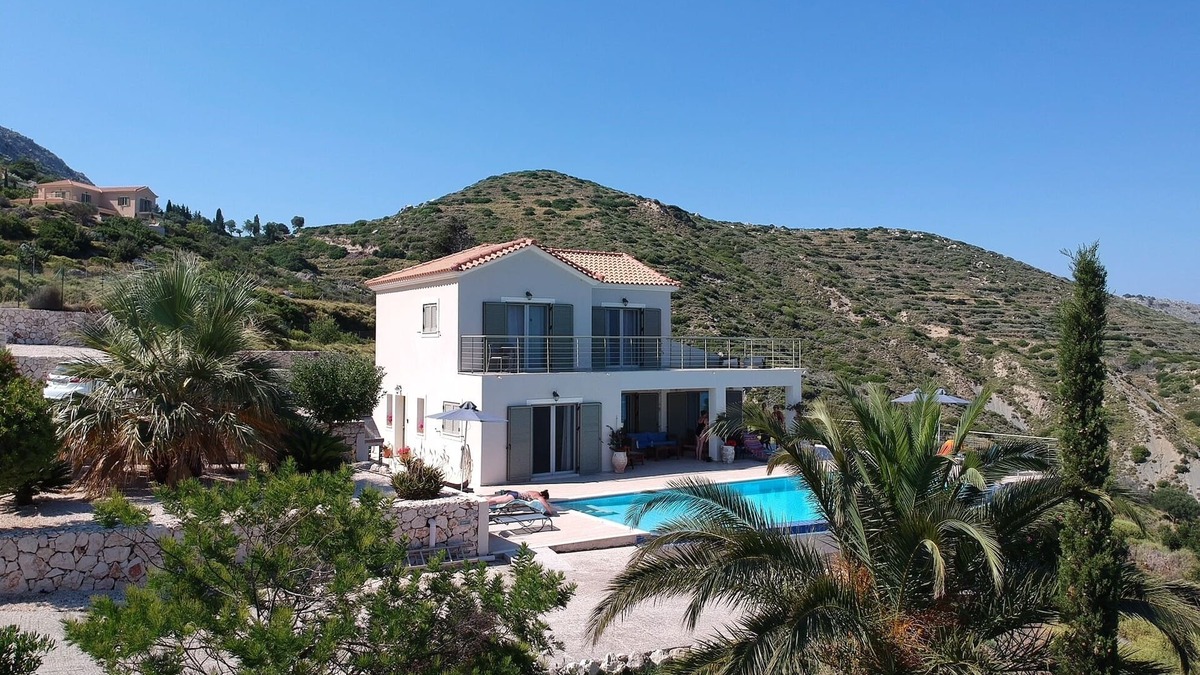 Skala Villa | Enjoy complete privacy & peace at Villa Ambelonas & stunning infinity sea views