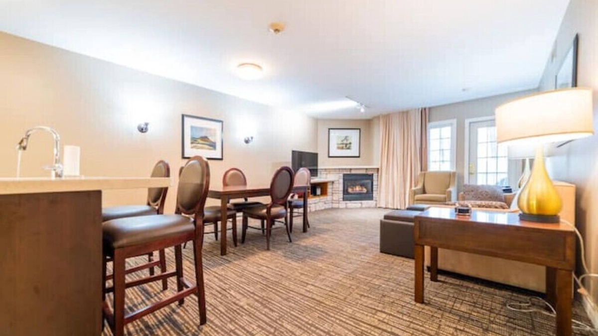 Oro-Medonte Apartment | Enjoy Country Club Living in this Modern, Spacious Suite w/Loads of Amenitiesn
