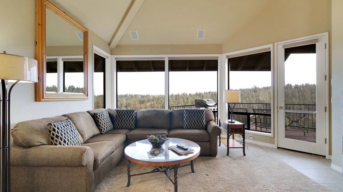 Century West Condo | Enjoy Deschutes River Views from Beautiful 3-Bedroom Mt. Bachelor Village Condo