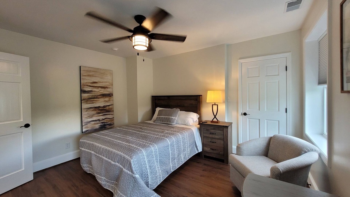 Tazewell Apartment | Enjoy easy access to everything from this perfectly located home base