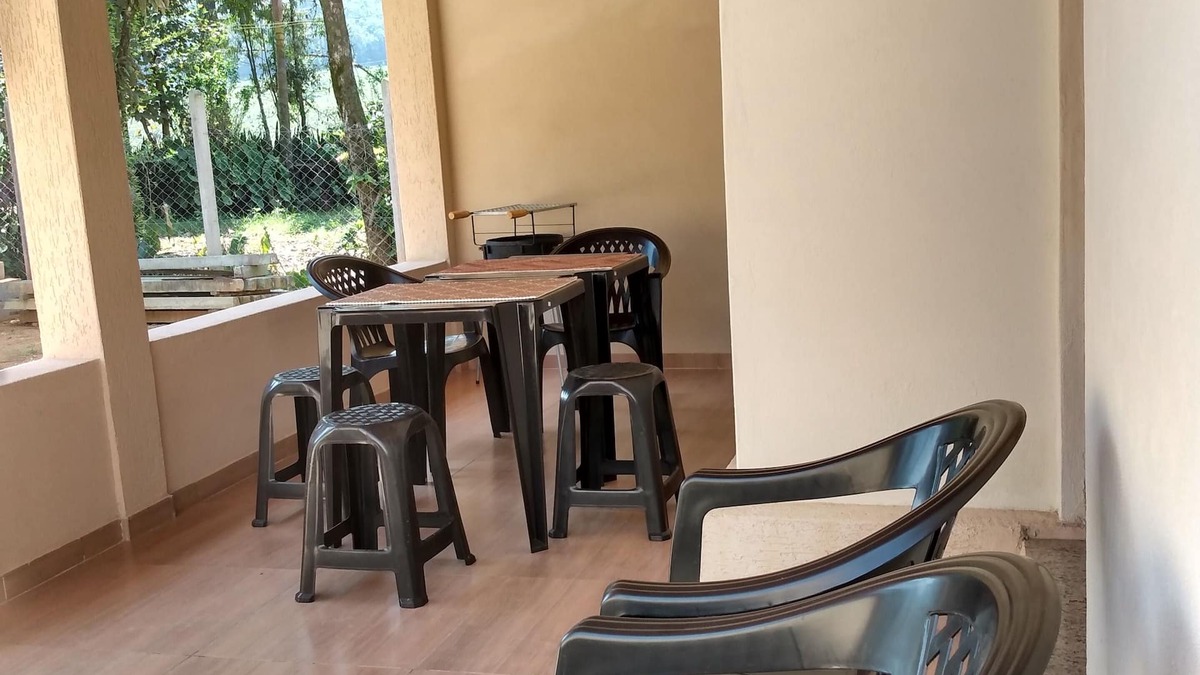 Resende House | Enjoy everyday rural life. Luggage chalet in the Pedra Selada mountain range.