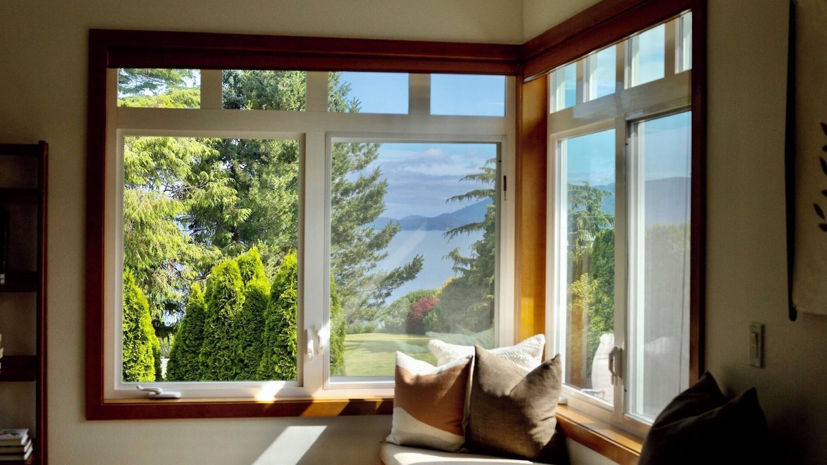 Bow House | Enjoy Fall Festivities and Nature with Samish Bay Views & Private Gardens.