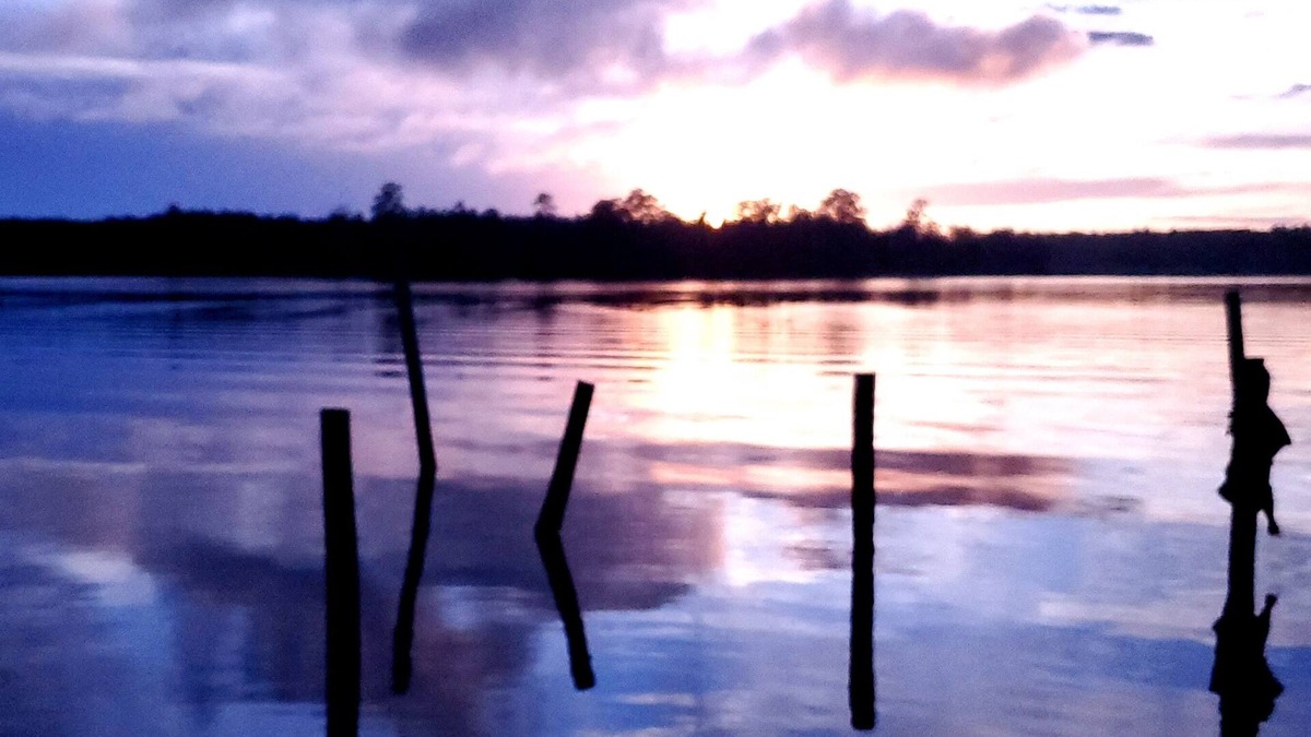 Saluda House | Enjoy family fun and Sunsets at Piankatank Point.