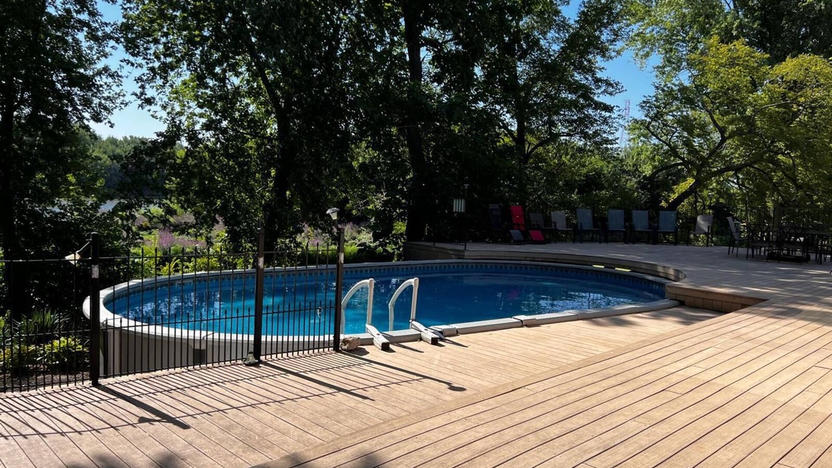 East Moline House | Enjoy Florida in Illinois; House on Island with Pool