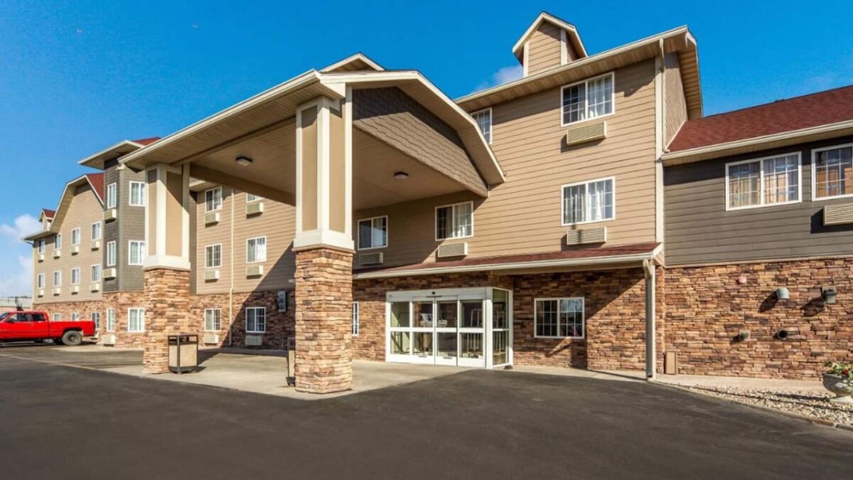 Council Bluffs Hotel | Enjoy Free Breakfast and Parking! 4 Upscale Units, Minutes to Harrah’s Casino!
