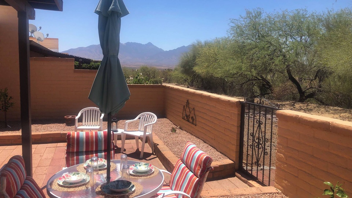 Green Valley House | Enjoy Gorgeous Mountain Views w/Privacy & Southwestern Ambiance Inside and Out!