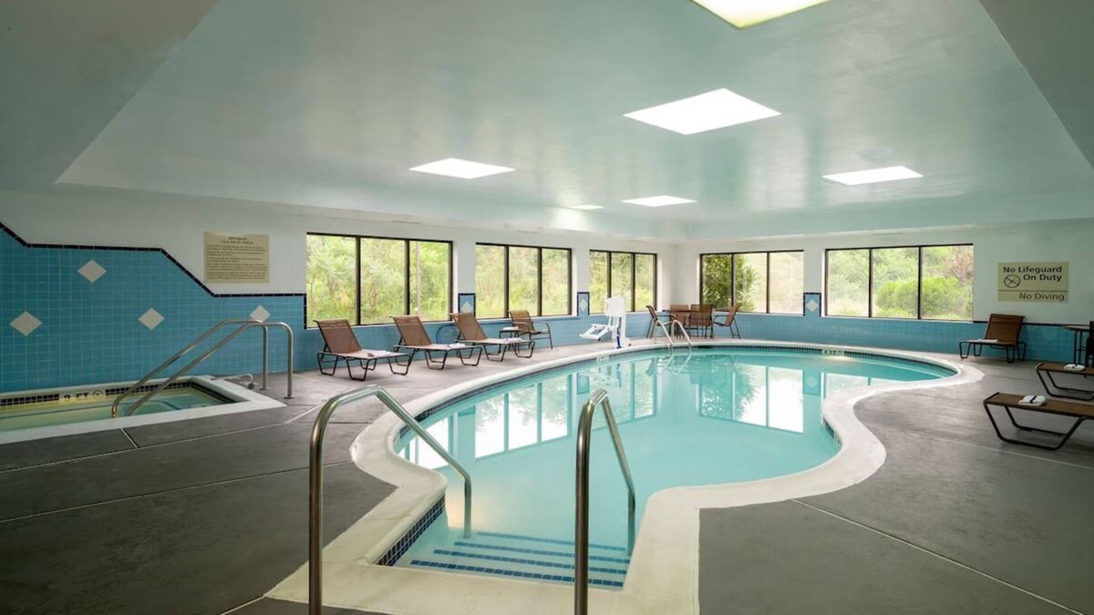 Danville Hotel | Enjoy Indoor Pool Lodging Near Knoebels With Pet Access And Parking - 2 Units