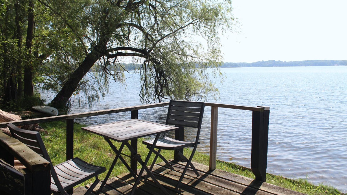 Cloverdale House | Enjoy Lake & Farm Life