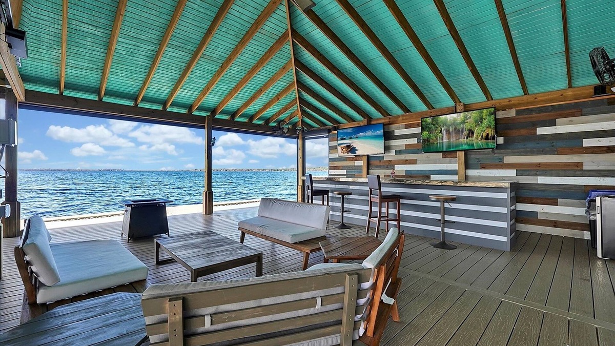Clermont House | Enjoy lake life at The Dome for remote work, triathlons, or Disney! Relax& Enjoy