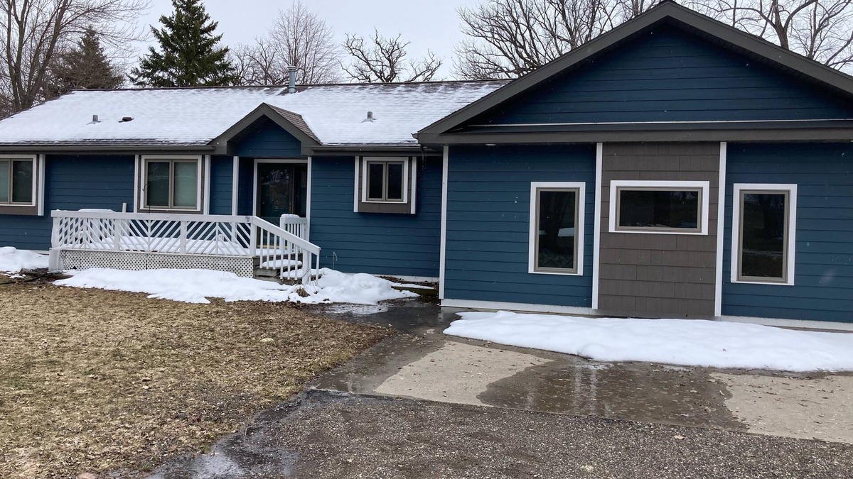Pelican Rapids Cabin | Enjoy lake life on beautiful Lake Lizzie!