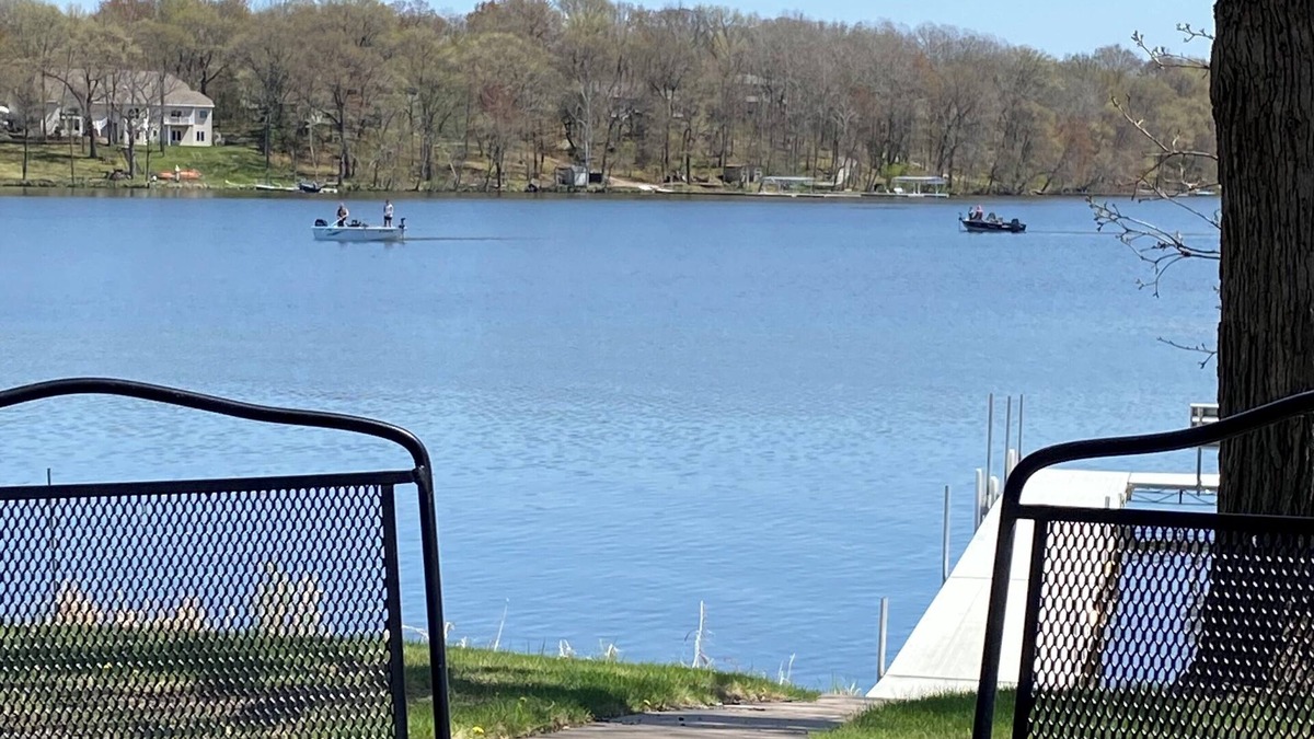 Stacy House | Enjoy Life On The Lake! Make Memories. Up to 8 guests.