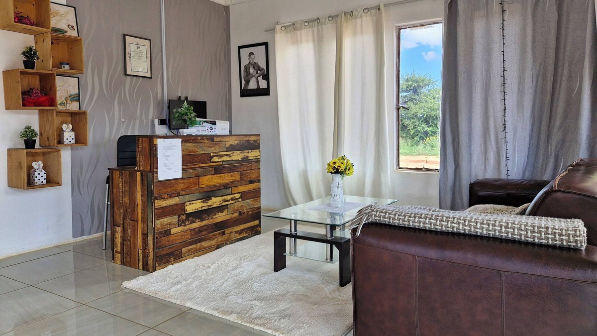 Serowe House | Enjoy Nature, Culture & Comfort in Spacious Standard, Suite & Family Rooms