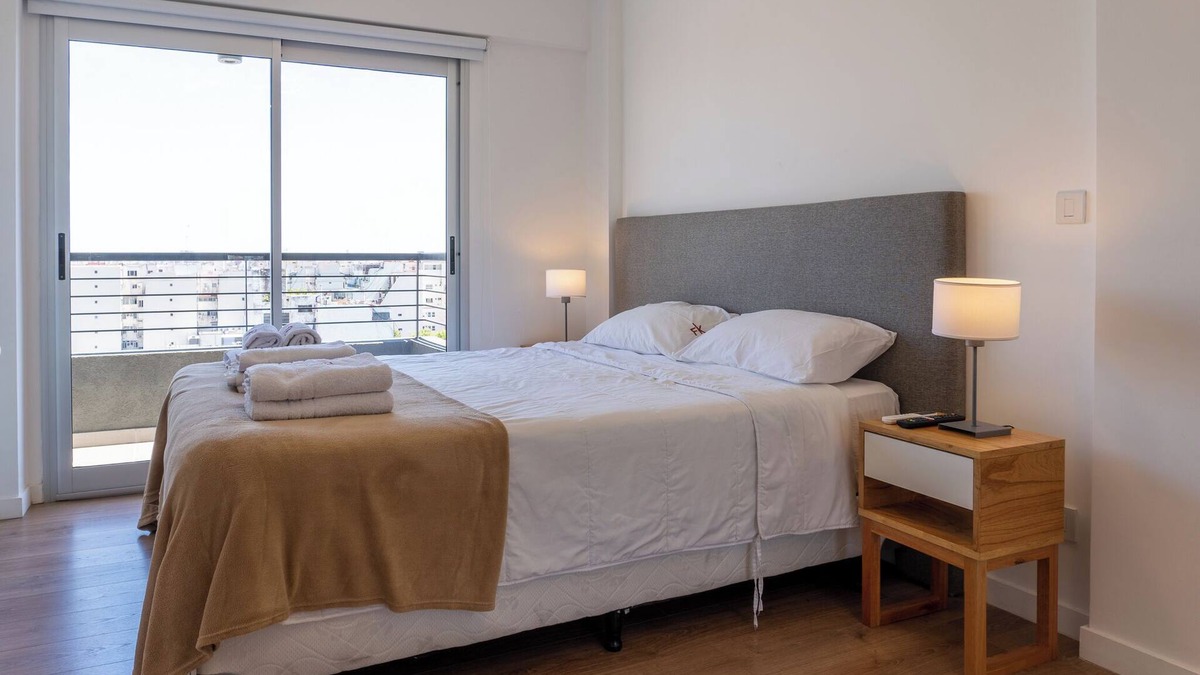 Comuna 10 Apartment | Enjoy our apartment. Fully equipped kitchen, AC, TV, WiFi, and Queen bed.