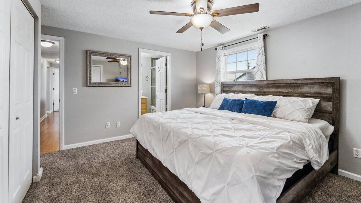 Saint Marys  Allen County House | Enjoy our comfy & cozy home to escape and relax - but still close to the city!