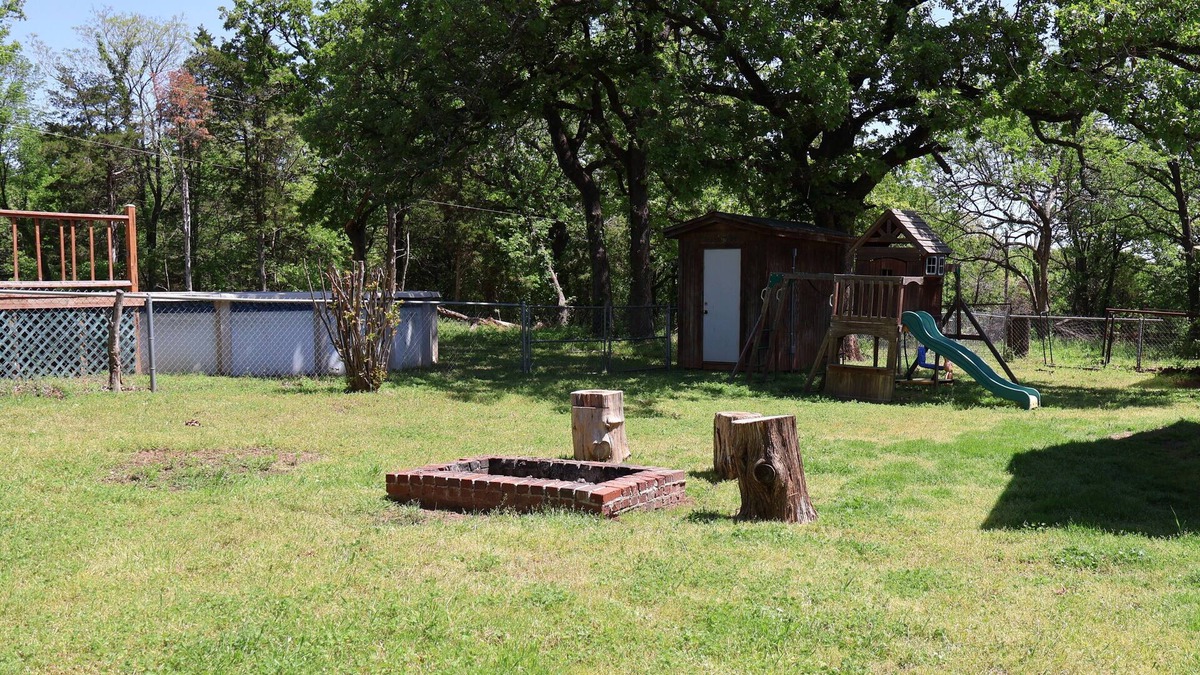 Lincoln County House | Enjoy our peaceful and quiet farmhouse with family or friends!