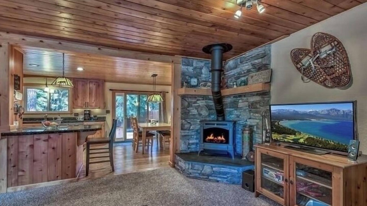 Pioneer Trail Cabin | Enjoy OurPvCabin! Near Beach front, ski resorts & casinos!