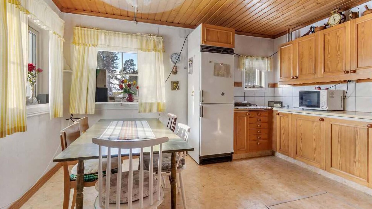 Vuollerim House | Enjoy peace and relaxation in this spacious holiday home in the north of Sweden.