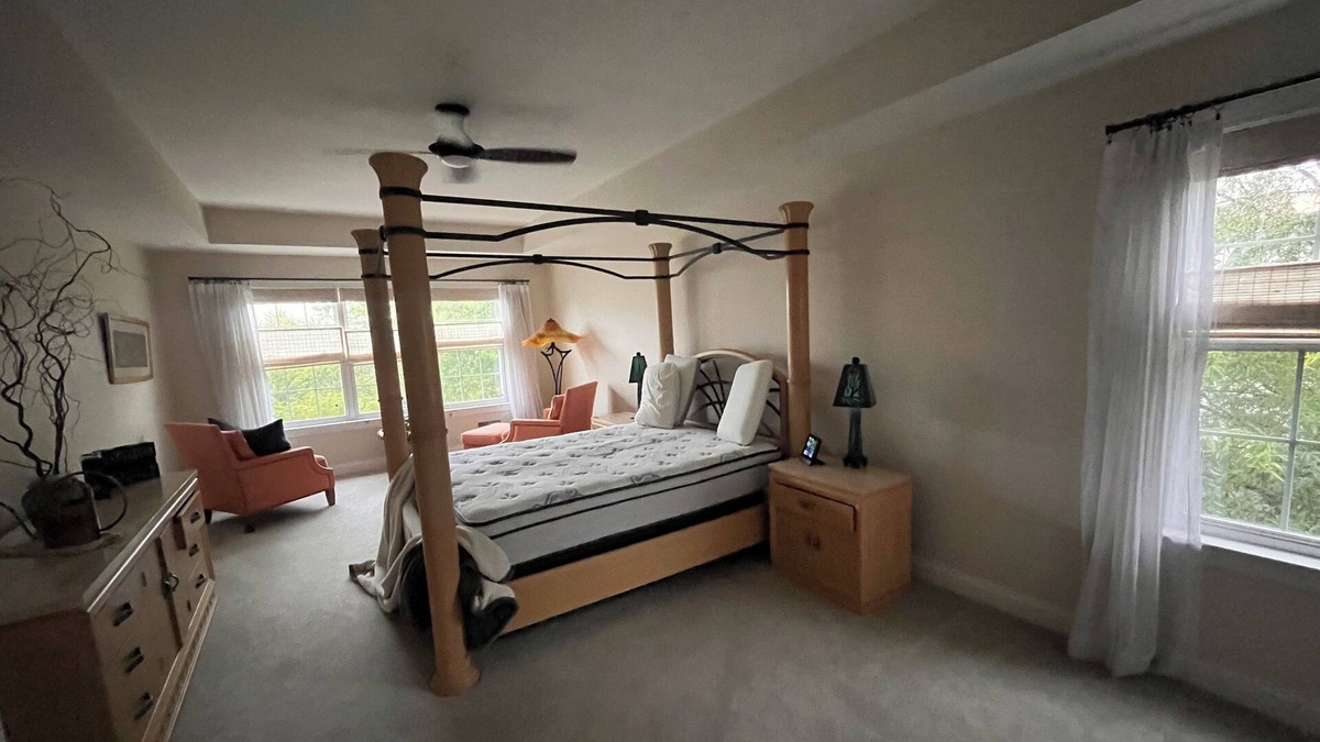 Lambertville House | Enjoy shopping, dining, and the Delaware water towpath all a walk away