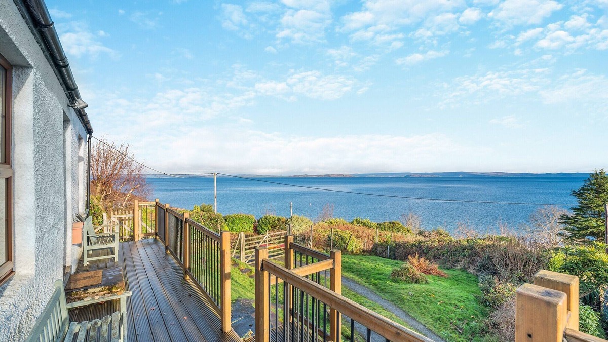 Corrie Cottage | Enjoy stunning sea views from this traditional cottage on the coast of Arran.