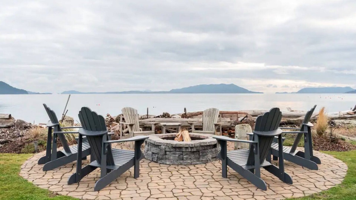 Lummi Island Apartment | Enjoy stunning views from the private guest suite - peaceful waterfront retreat!