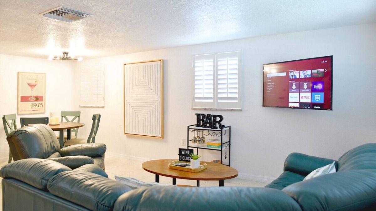Port Richey House | Enjoy Sunset with Dolphin & Manatee