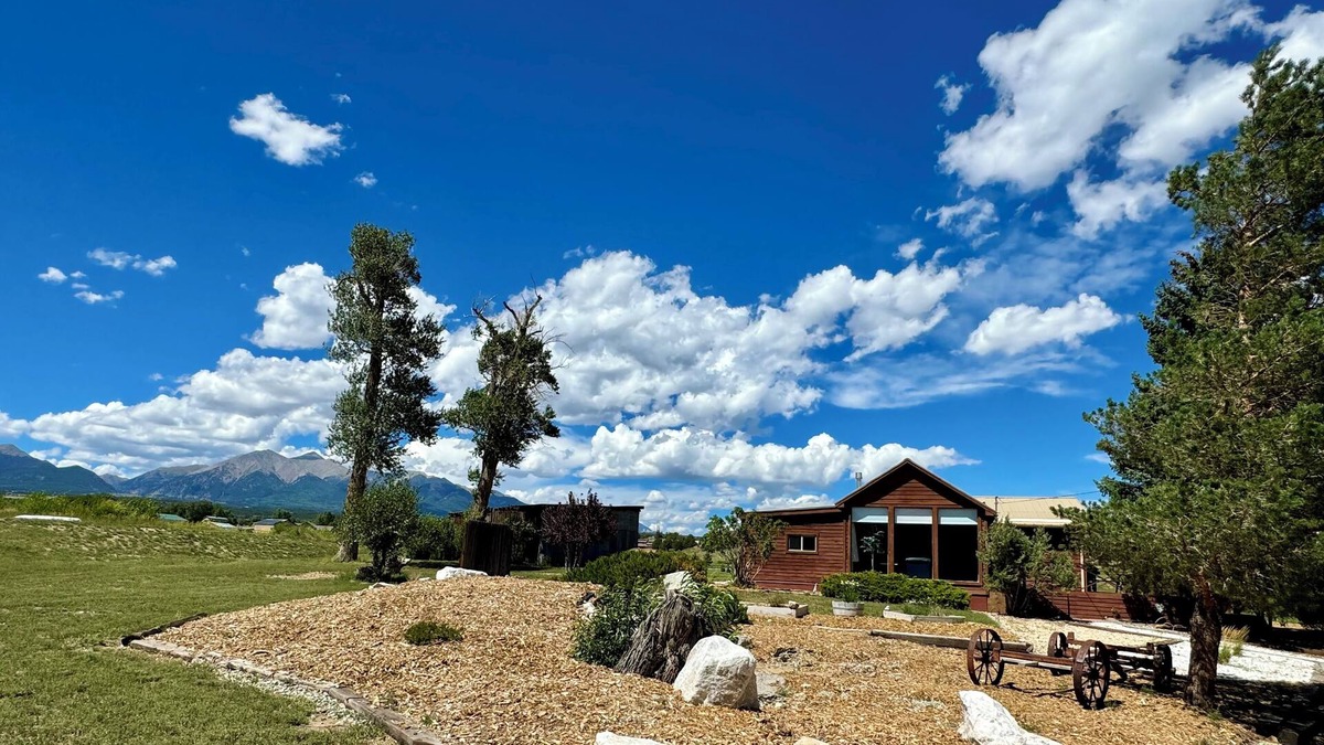 Salida Other | Enjoy the Aspen tree colors in Fall & Skiing at Monarch Mt. 25 minutes away!