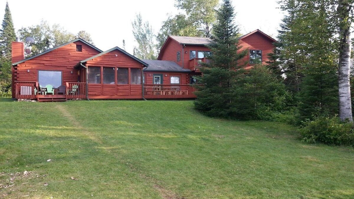 Grand Marais Cabin | Enjoy the beautiful views of Devil Track Lake near Grand Marais, MN n