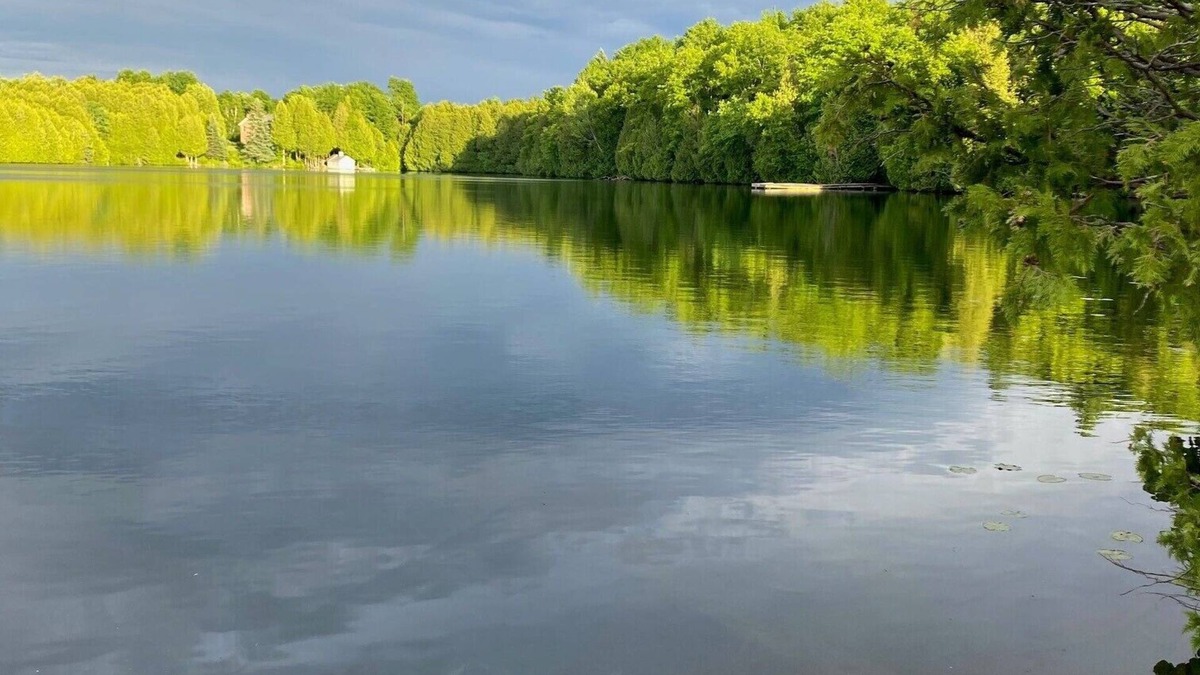 Markdale Ski Chalet | Enjoy the beautiful Getaway chalet and all the outdoor activities at Irish Lake!