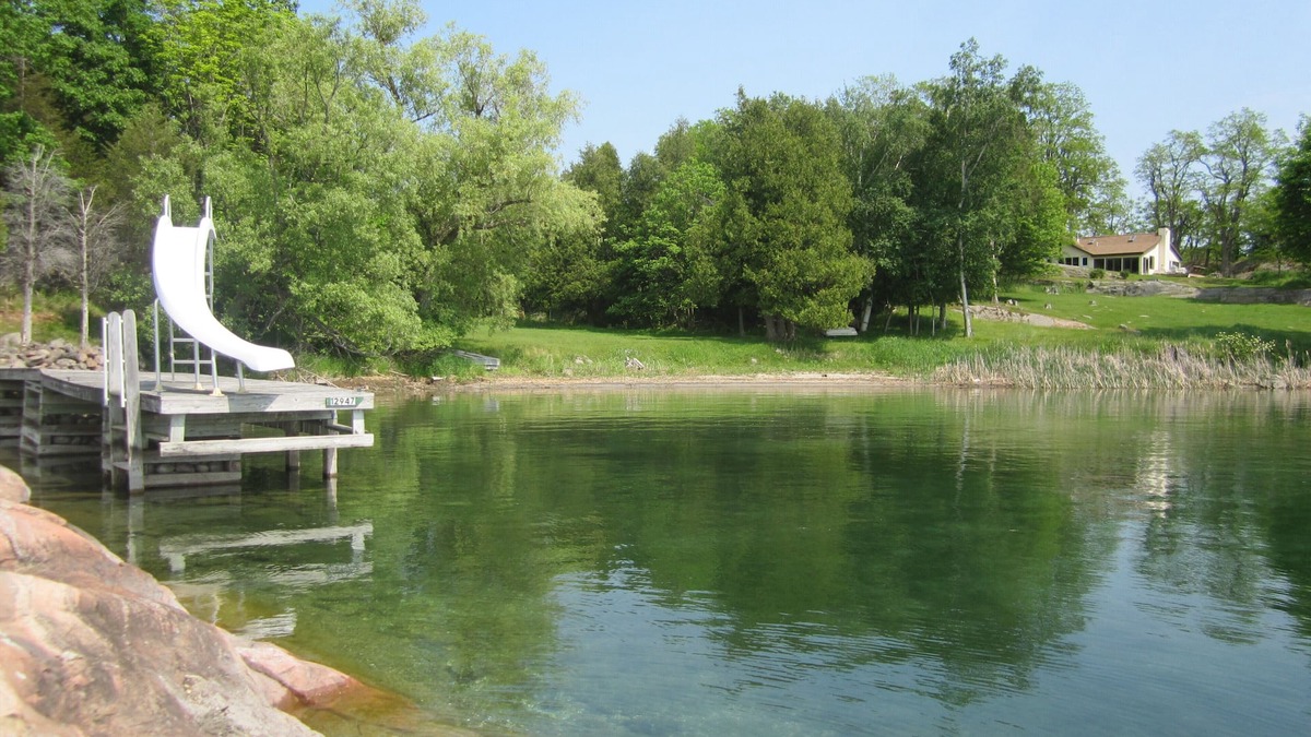 Grenell Cottage | Enjoy the best of the 1000 islands from this cottage on Grindstone Island