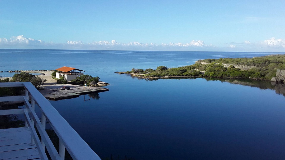 Soto House | Enjoy the Best Views in all of Curacao. Fully airconditioned with private pool