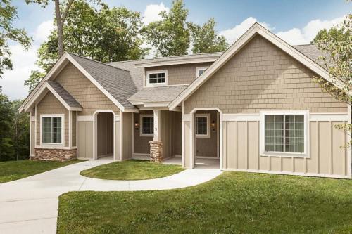Cashiers House | Enjoy the Blue Ridge Mountains in this 2BD condo resort retreat