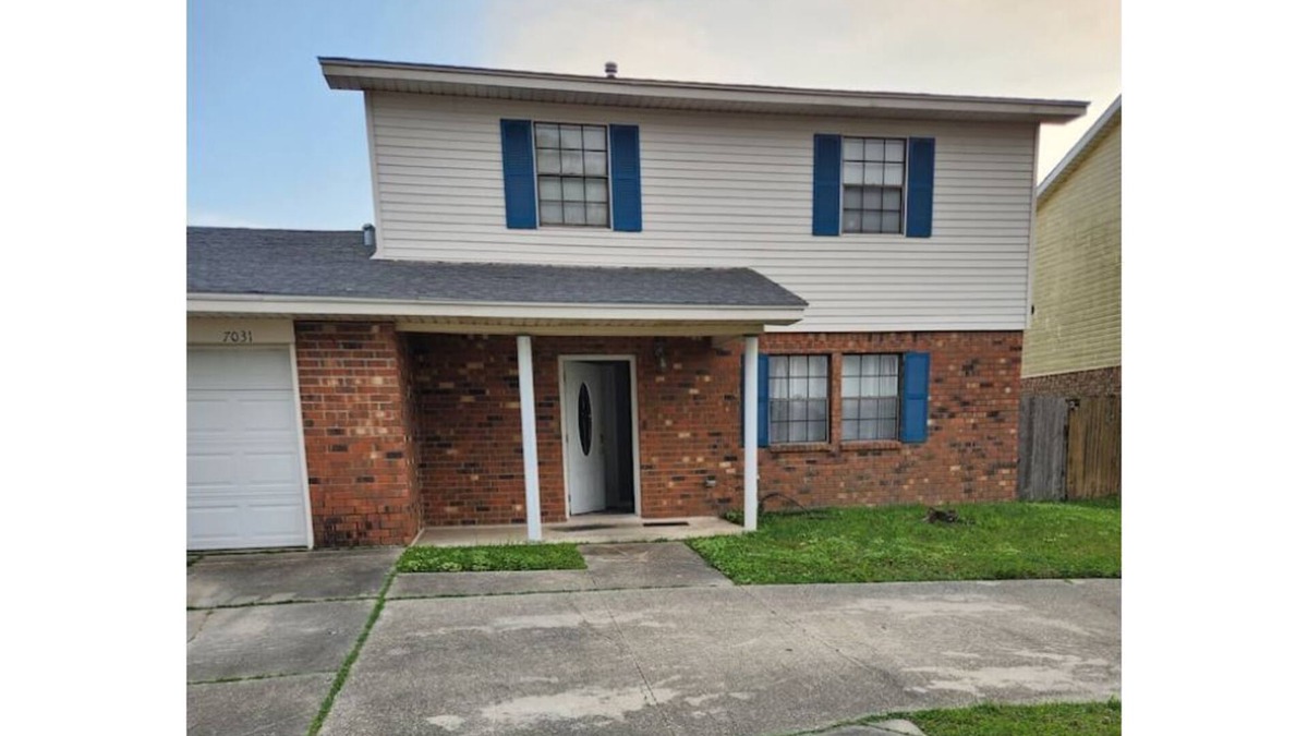 Little Woods House | Enjoy the entire house . Convenient location. Only minutes from Downtown