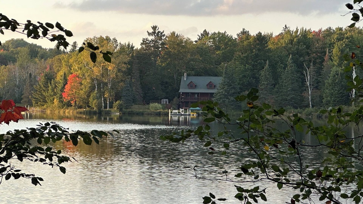National Mine Cabin | Enjoy the lake, walk in the forest, s’mores on the fire pit and deer visits.