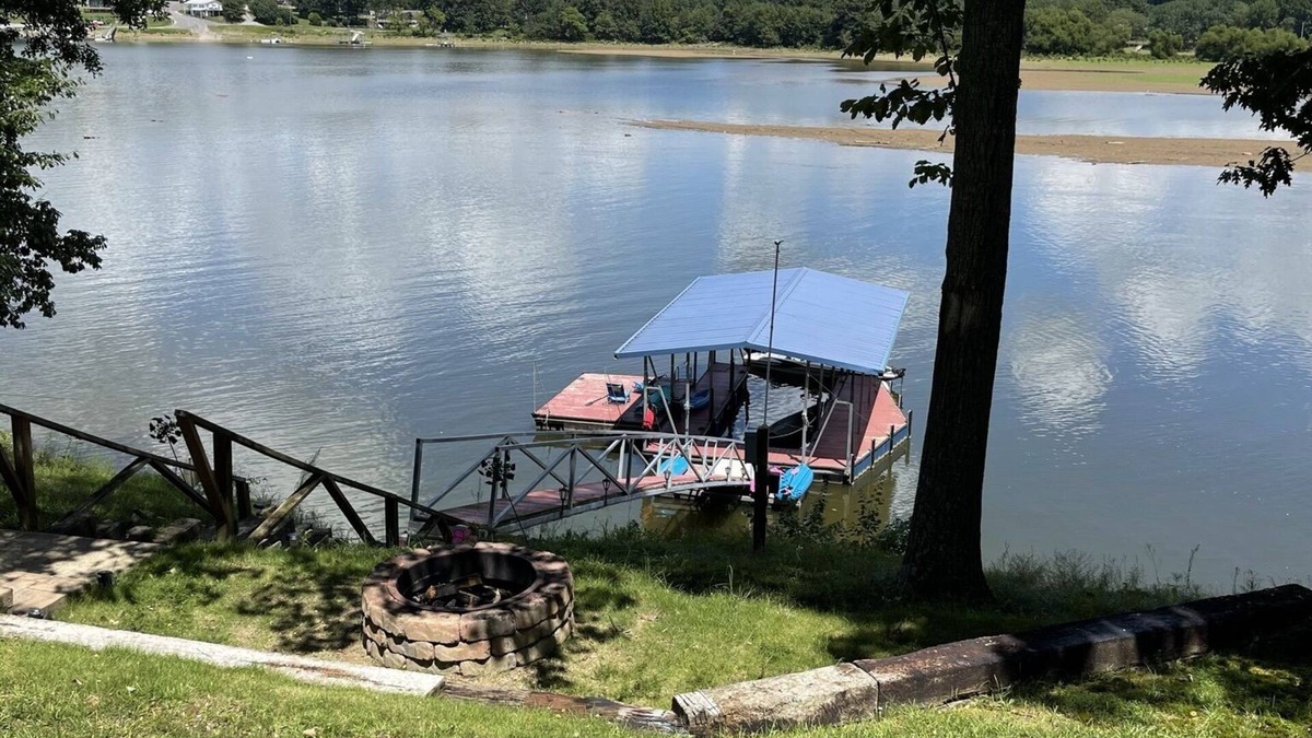 Cullman House | Enjoy the lake while still close to all Cullman has to offer!