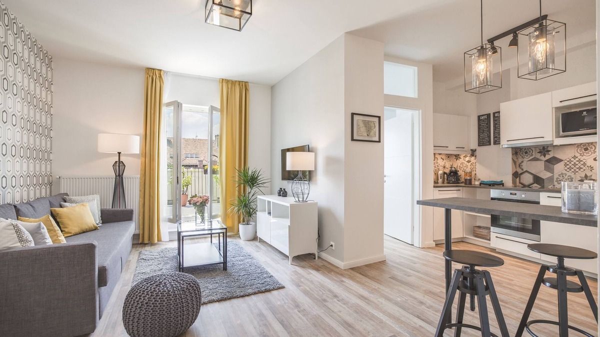 Istvanmezo Apartment | Enjoy the large terrace of your new apartment near the City Park!