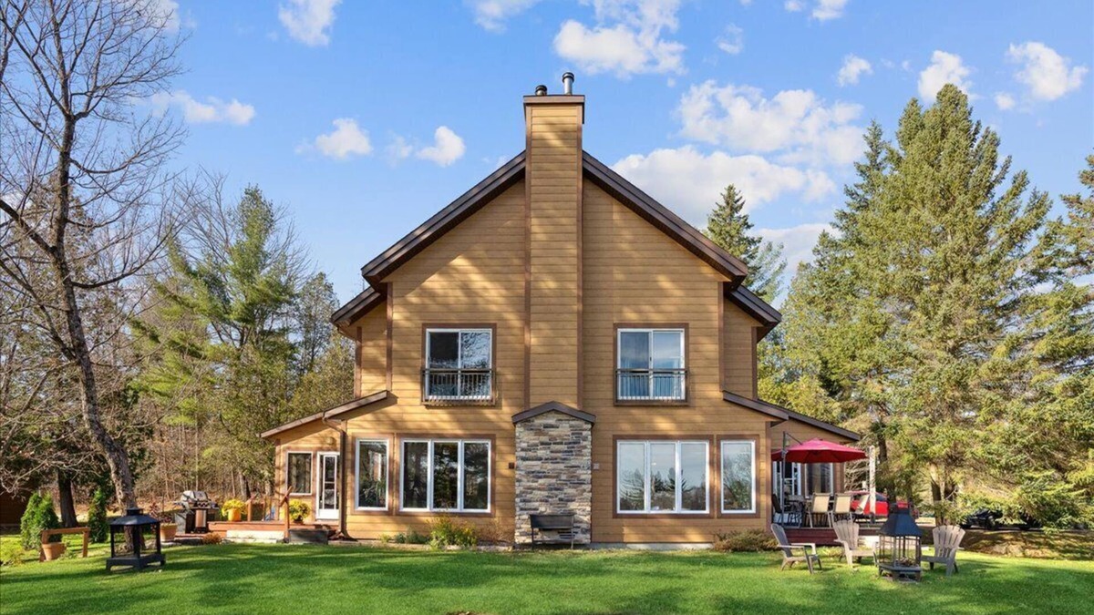 Lachute Ski Chalet | Enjoy The Laurentians all year round!