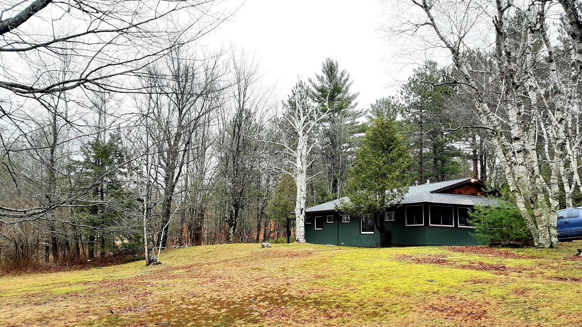 North Pole Cabin | Enjoy the magic of the Adirondacks that awaits you at the Iron Peaks Lodge.