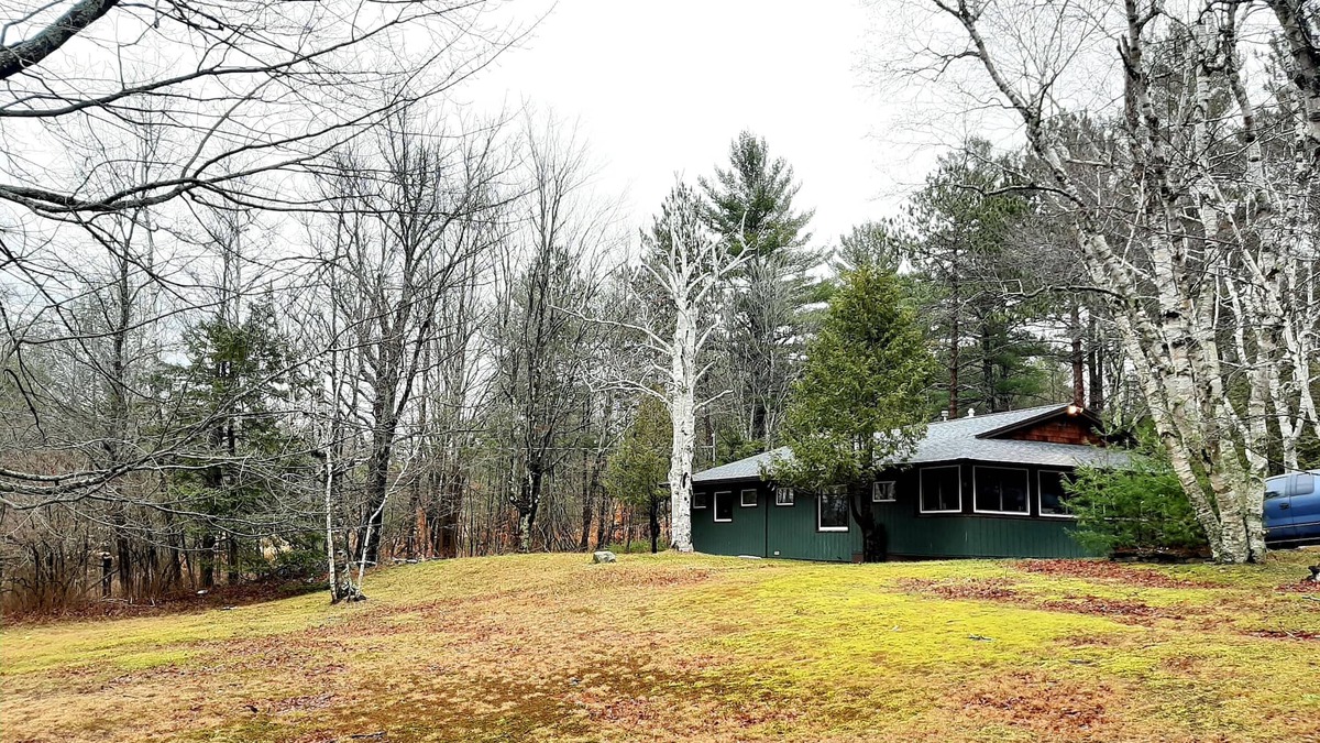 Wilmington House | Enjoy the magic of the Adirondacks that awaits you at the Iron Peaks Lodge.
