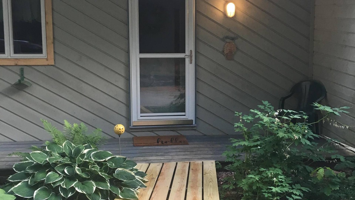 North Conway Condo | Enjoy the White Mountains! 3 BR w loft Sleeps 10. Spacious! Close to it all!