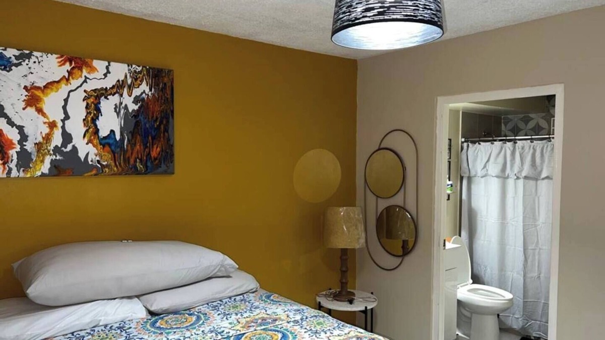 New Kingston Apartment | Enjoy this central, stylish 1 bedroom apt. with AC, wi-fi, security, and more!