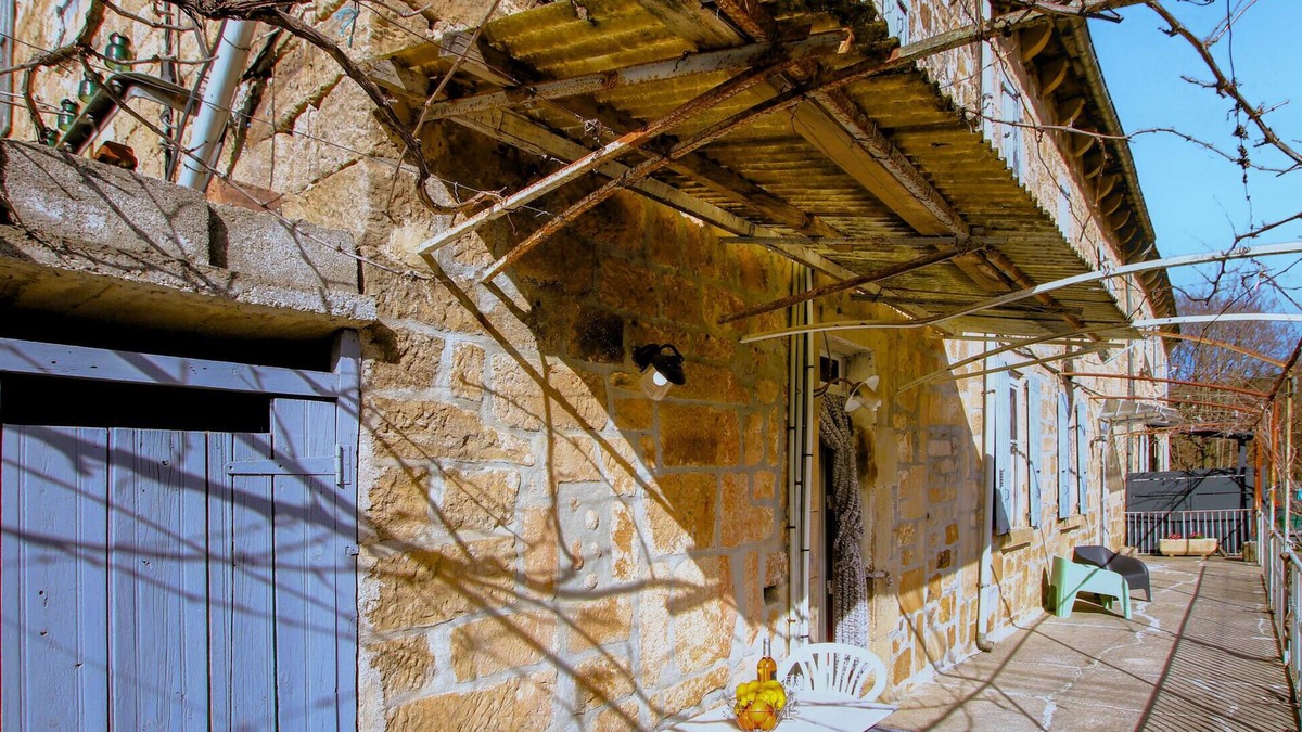 Les Salelles House | Enjoy this charming and traditional farmhouse surrounded by nature.
