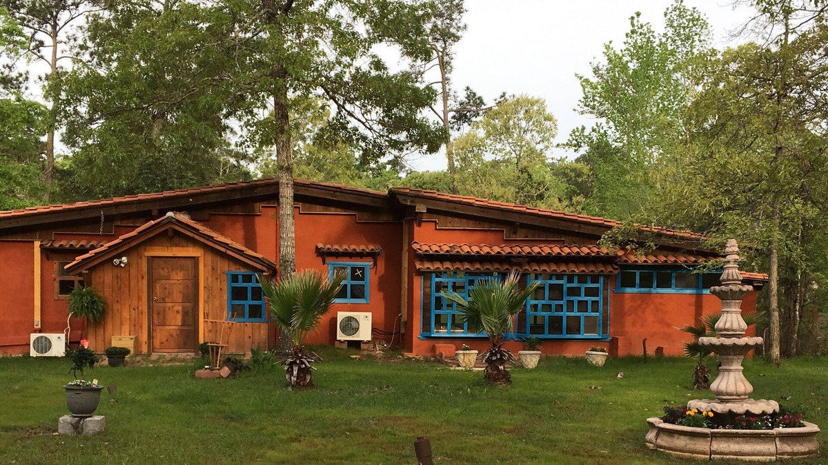 Jasper House | Enjoy this happy & colorful Home In Jasper. 20 min Sm Rayburn