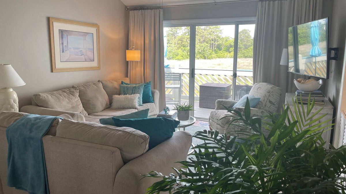 Saint Simons Heights Condo | Enjoy this pet friendly marsh-front condo!
