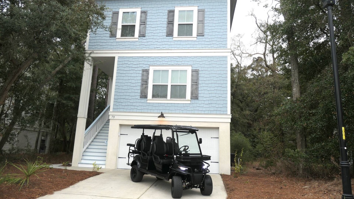 Folly Field House | Enjoy time with family and friends
