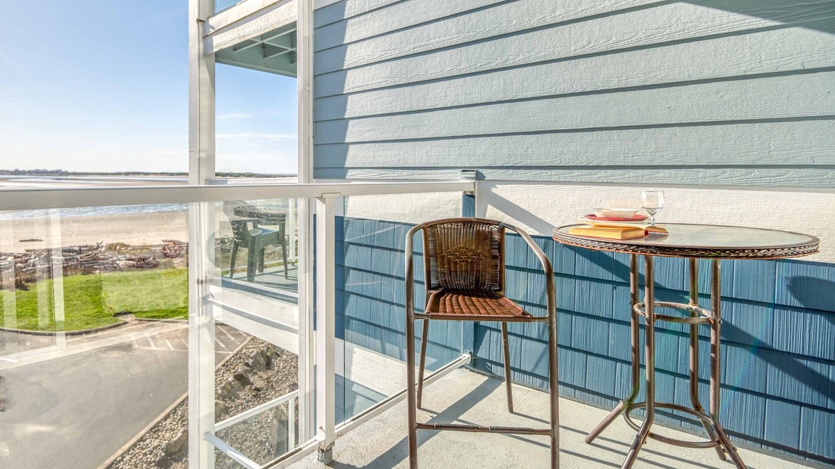 Lincoln City Condo | Enjoy views of Siletz Bay from this 3rd Floor Condo. beach access, Taft District