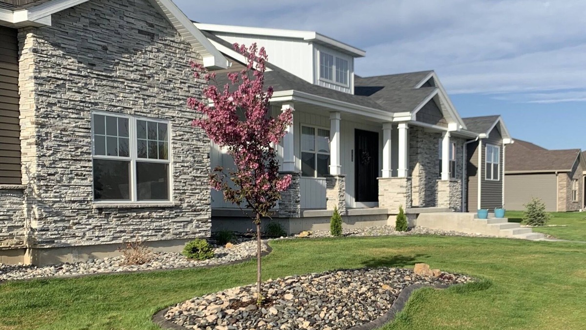 Powell House | Enjoy Yellowstone, mountains, lake, wide open spaces*20 miles from Cody Airport